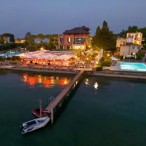 Pioppi فندق