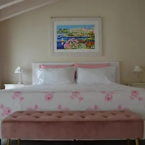 La Fiaba Bed & Breakfast