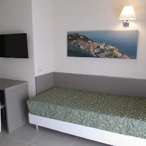 3* Hotell Hotel Holiday